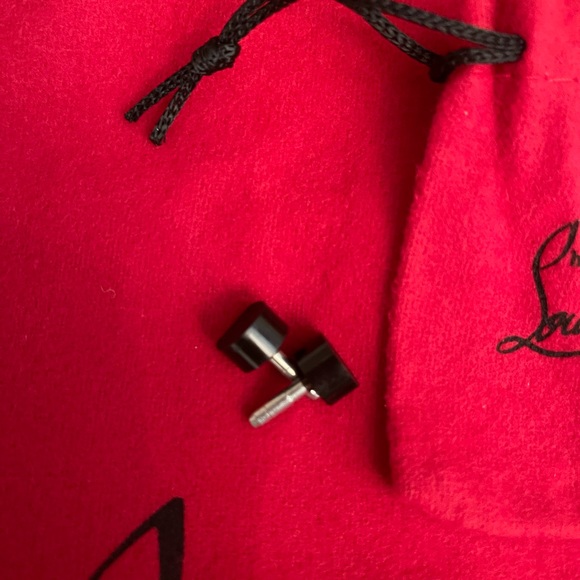 CHRISTIAN LOUBOUTIN! 👠 - Picture 8 of 8